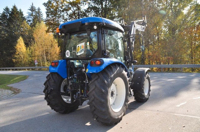 New Holland T Traktor, 43kW