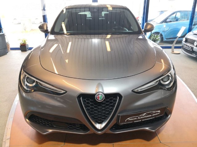 Alfa Romeo Stelvio Q4 2.2 Diesel, 140kW, A8, 5d.