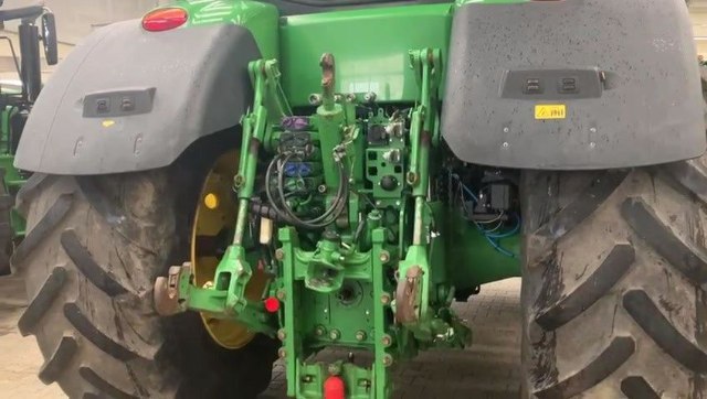 John Deere Kompaktný traktor, 199kW