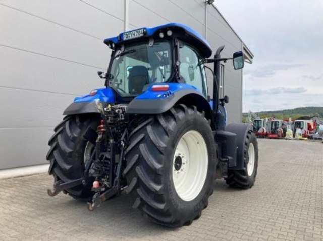 New Holland T Kompaktný traktor