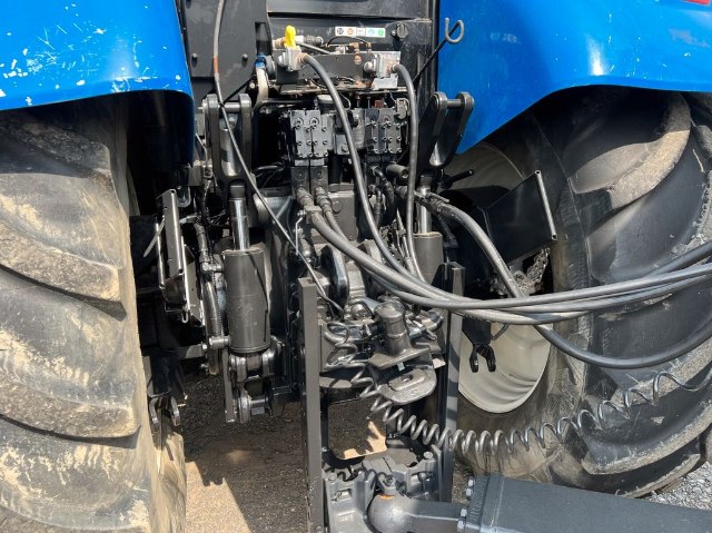 New Holland T Traktor, 151kW