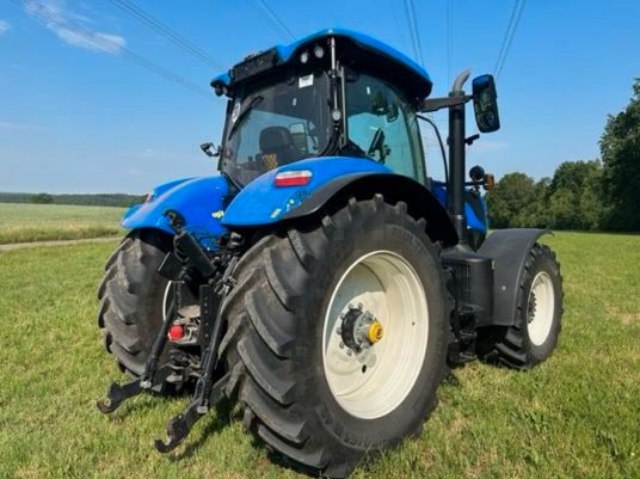 New Holland T Kompaktný traktor, 174kW