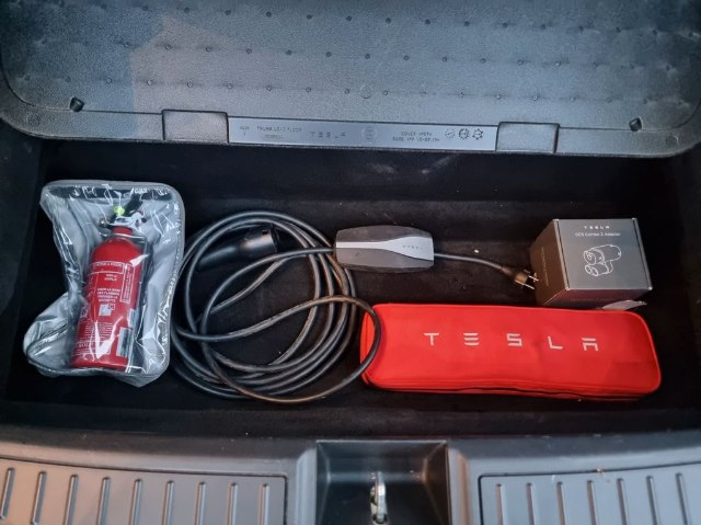 Tesla Model S 75D, 386kW, A, 5d.