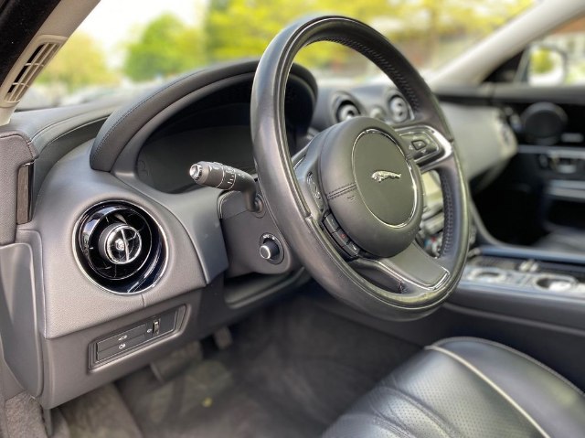 Jaguar XJ Premium Luxury 3.0 V6, 221kW, A8, 5d.